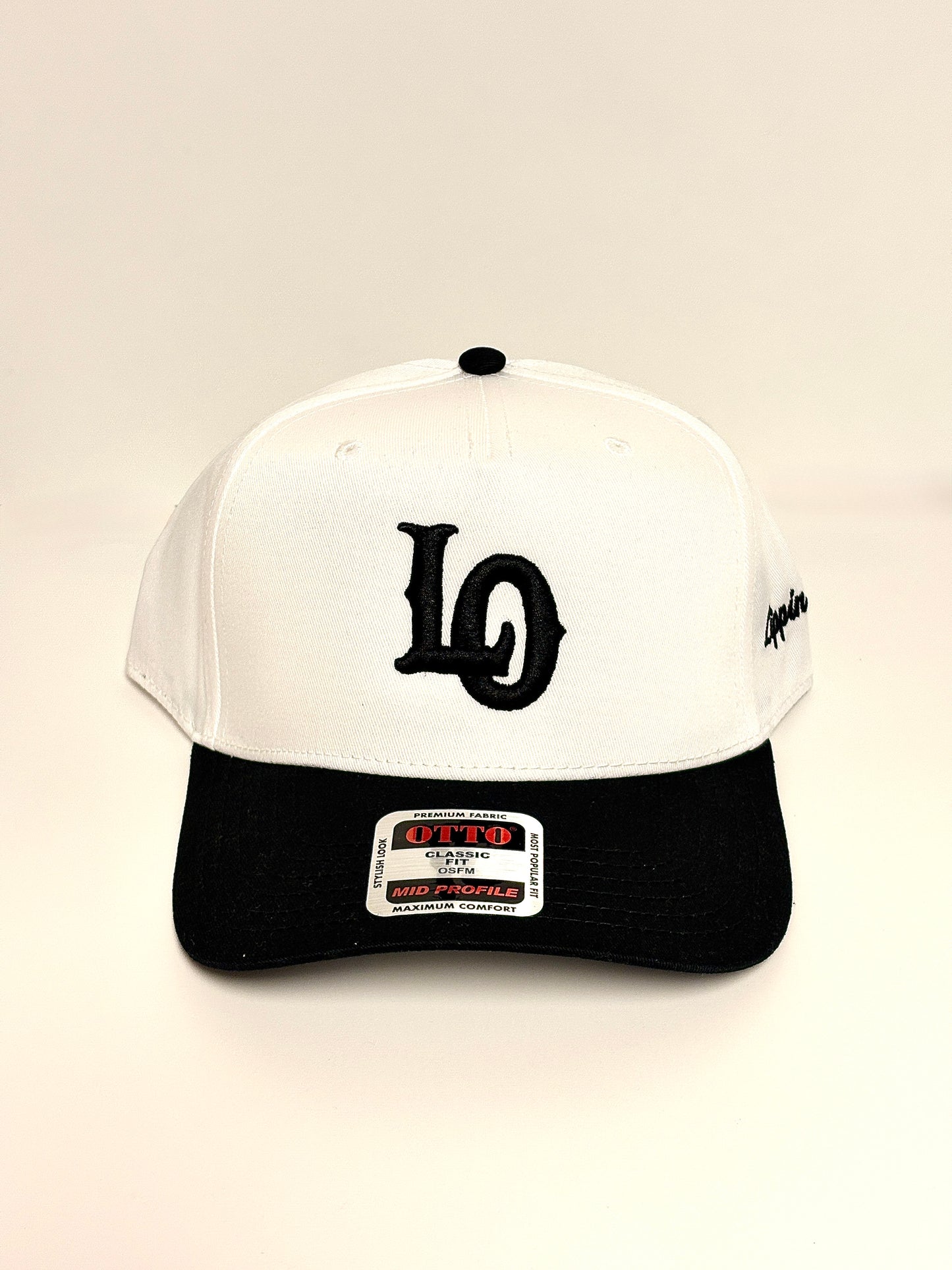 “LO” Black and white snap
